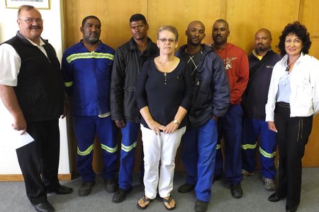 Vlnr is mnr Francois Myburgh, JJ Engel, J Damon, Sannette Otto, J Joemat, GG Phillips, F Booysen en rdl Riana de Coning 